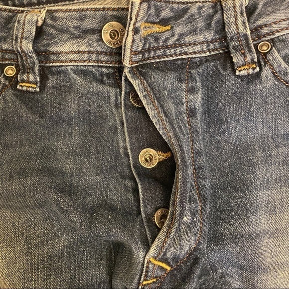 Diesel 32 x 26.5 Darron Cutoff Men’s Jeans Distressed Button Fly Logo Raw Hem - Picture 7 of 16